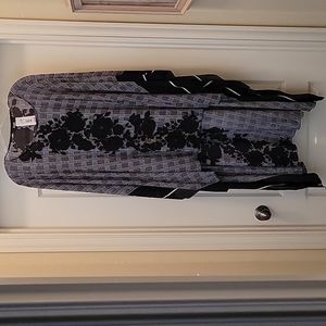 Gorgeous tunic in back and white print